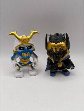 Moose Toys Treasure X mini action figures Samurai and Shadow King Warriors 6 cm